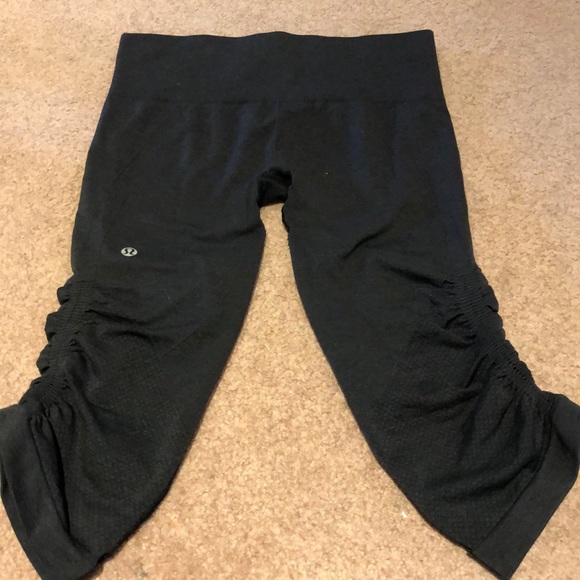Lululemon crop grey leggings - Picture 2 of 2